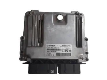 Calculateur injection Peugeot 5008 2 Bosch MD1CS003